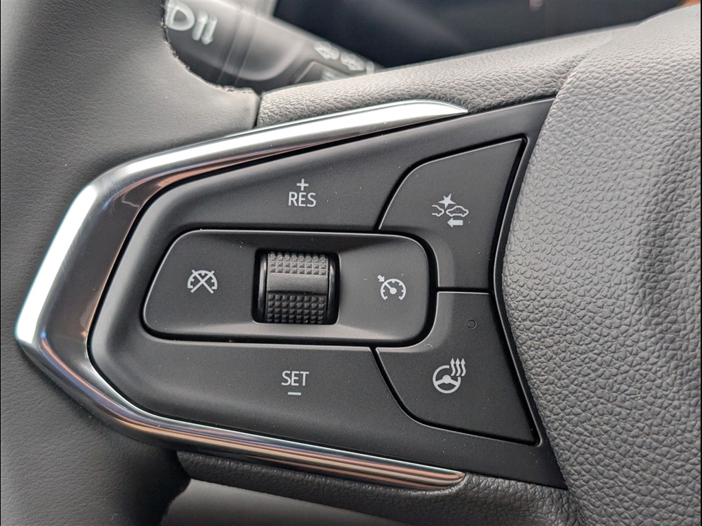 New 2026 Summit White Chevrolet ACTIV image 18