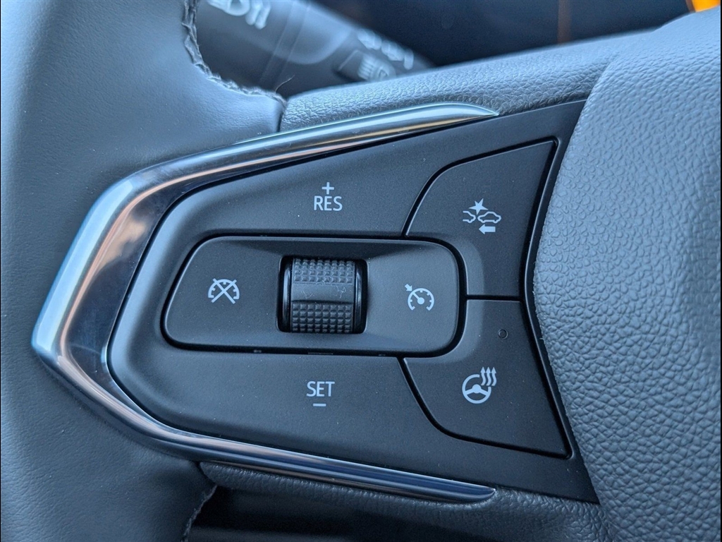 New 2026 Iridescent Pearl Tricoat Chevrolet ACTIV image 18