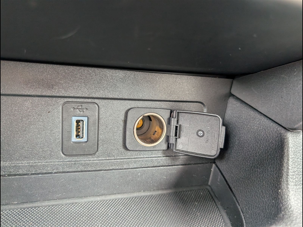 Used 2019 Sedona Orange Ford SEL image 19