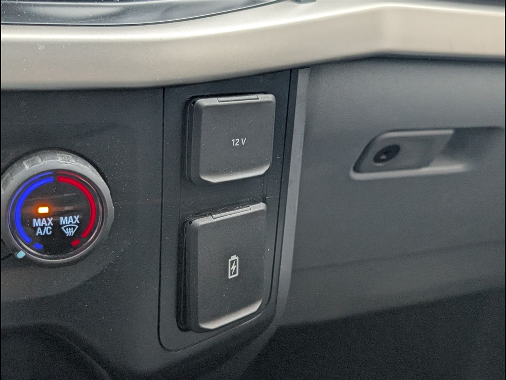 Used 2021 Oxford White Ford XLT image 19