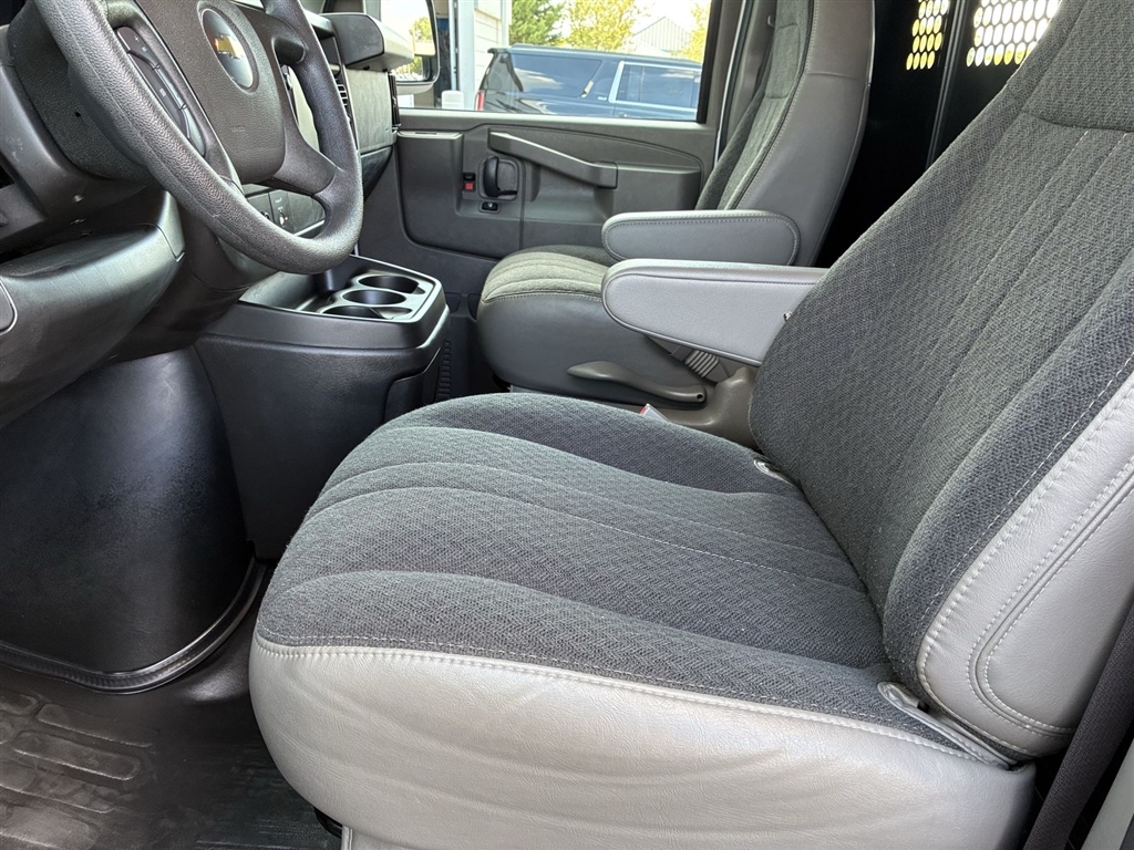 Used 2025 Summit White Chevrolet 2500 image 19