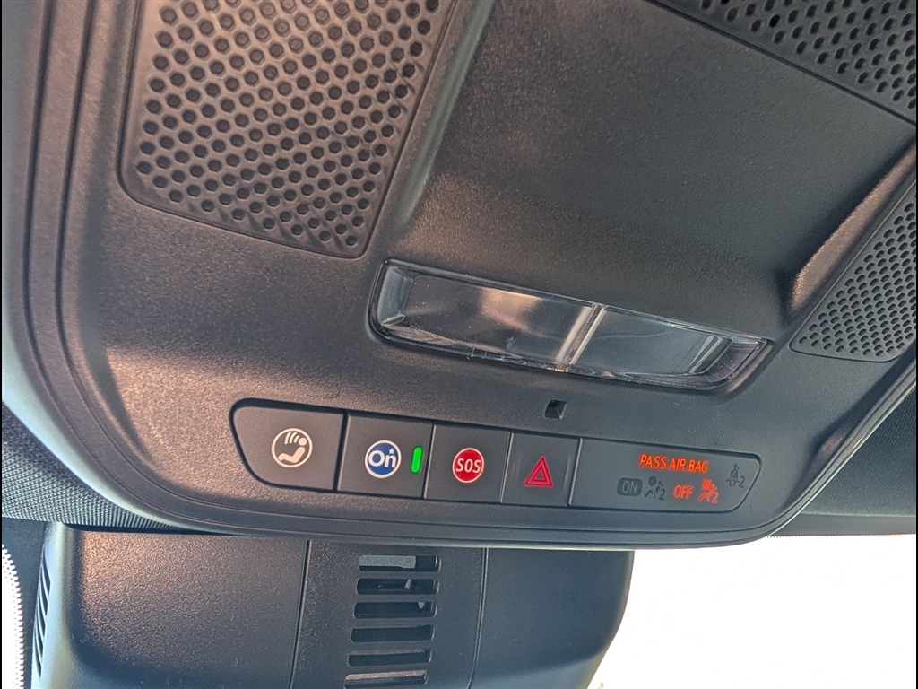 New 2027 Mosaic Black Metallic Chevrolet LT image 19