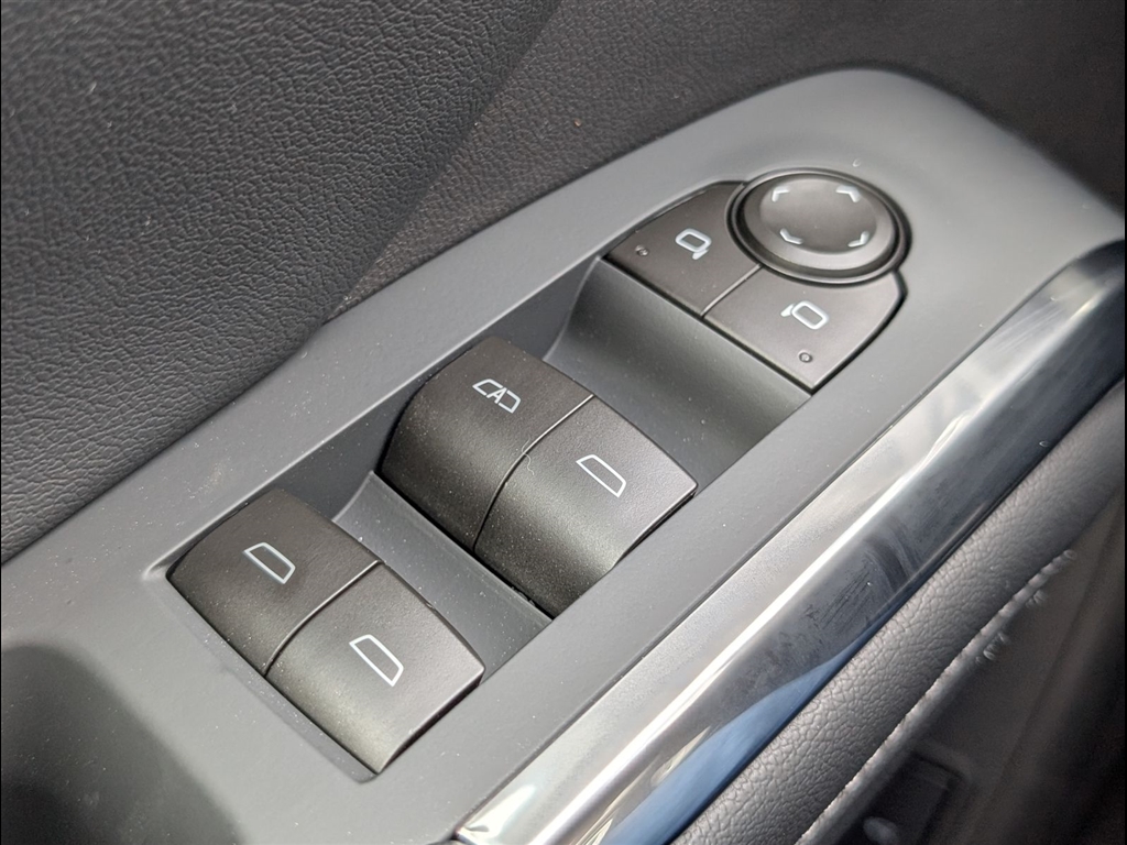 New 2026 Summit White Chevrolet LT image 19