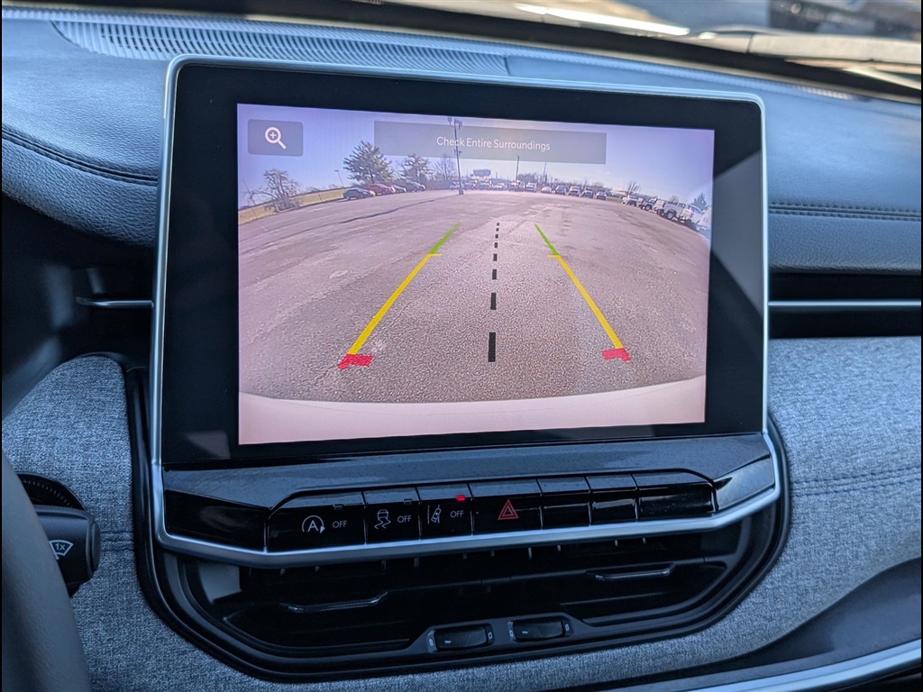 Used 2024 Bright White Clear Coat Jeep Latitude image 19
