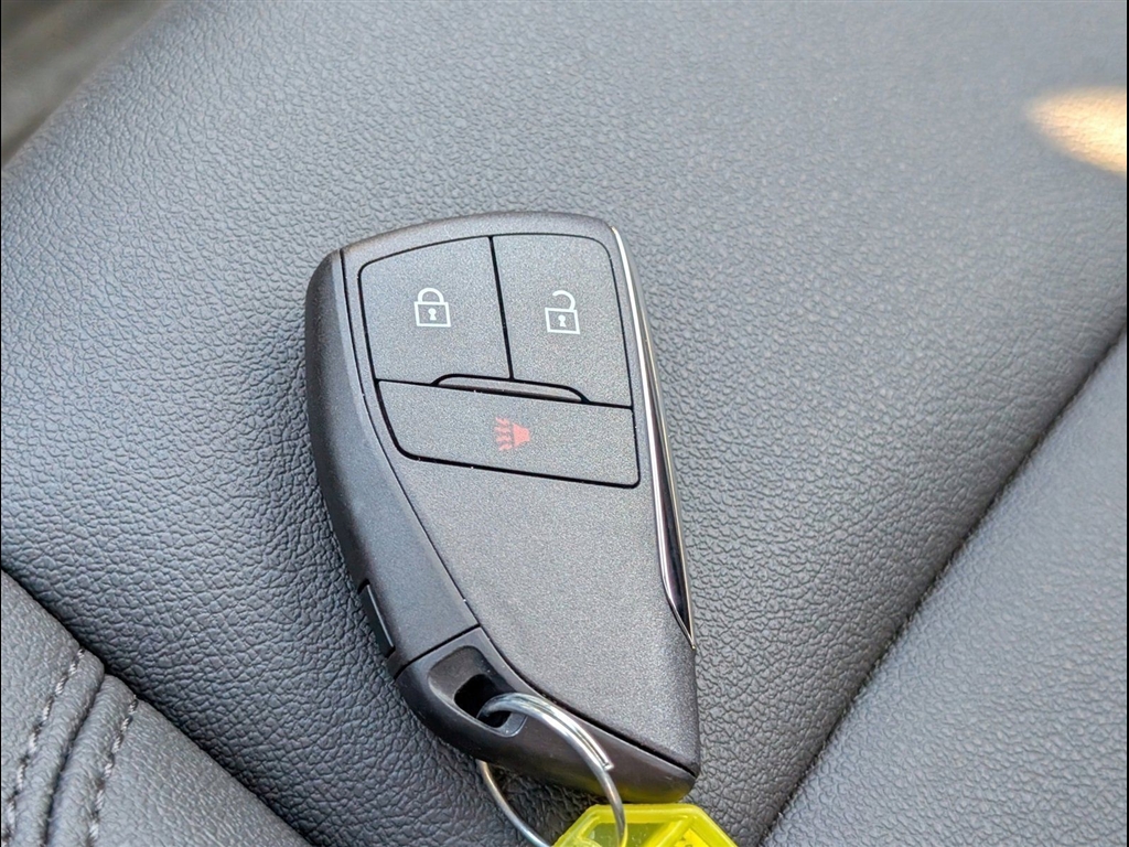 New 2026 Summit White Chevrolet Work Truck image 19