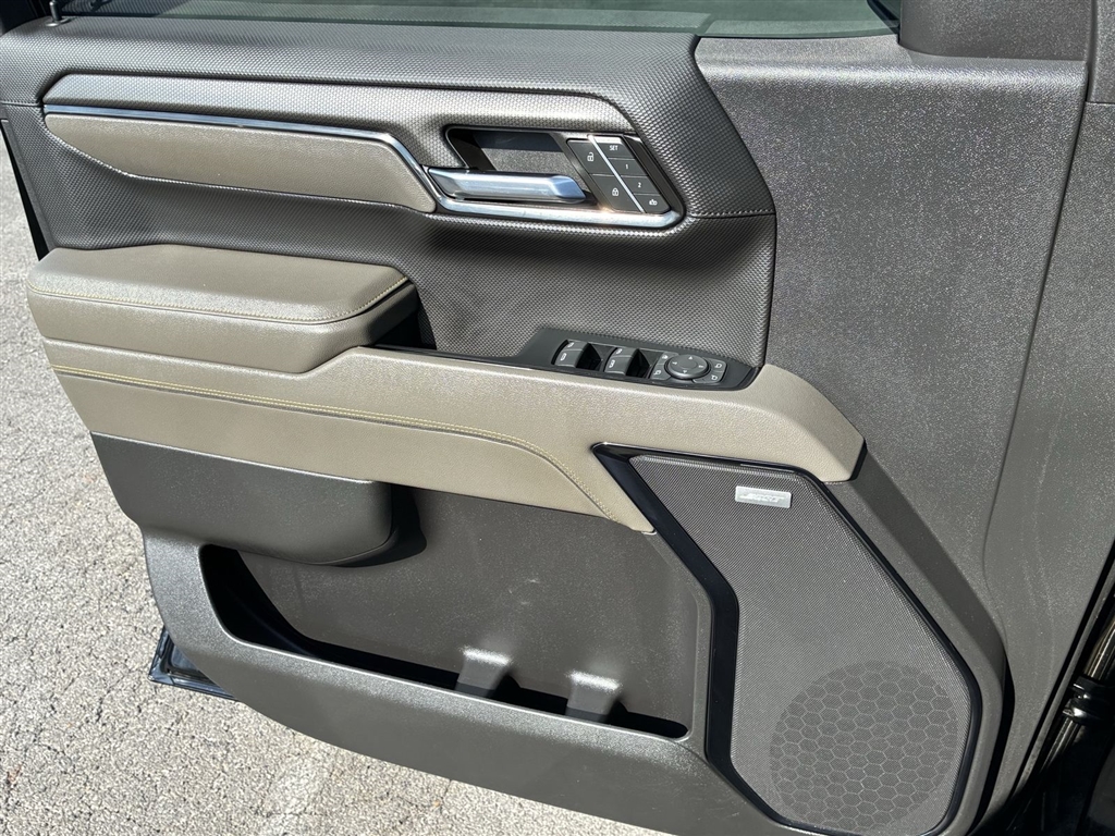 Used 2023 Black Chevrolet ZR2 image 19
