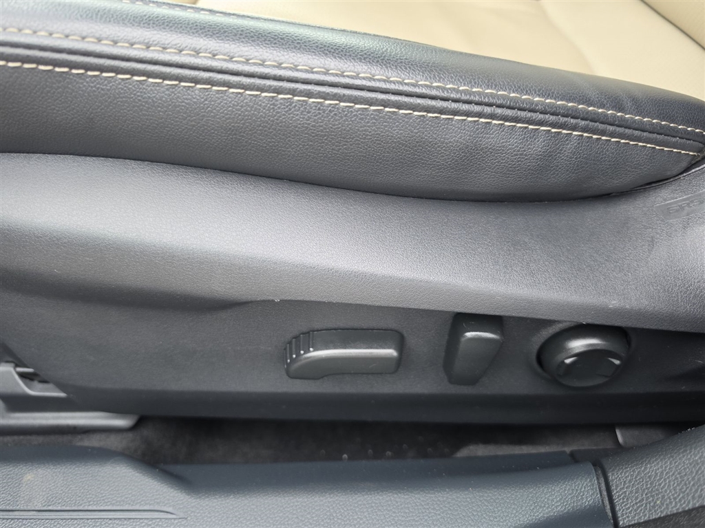 Used 2022 Autumn Green Metallic Subaru Limited image 19