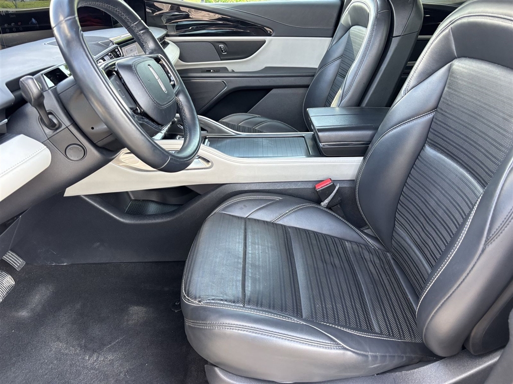 Used 2024 Silver Radiance Lincoln Reserve image 19