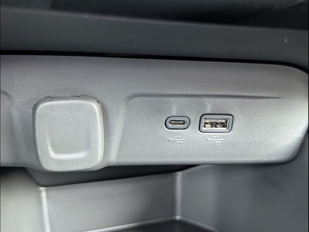 New 2026 Summit White Chevrolet RS image 19