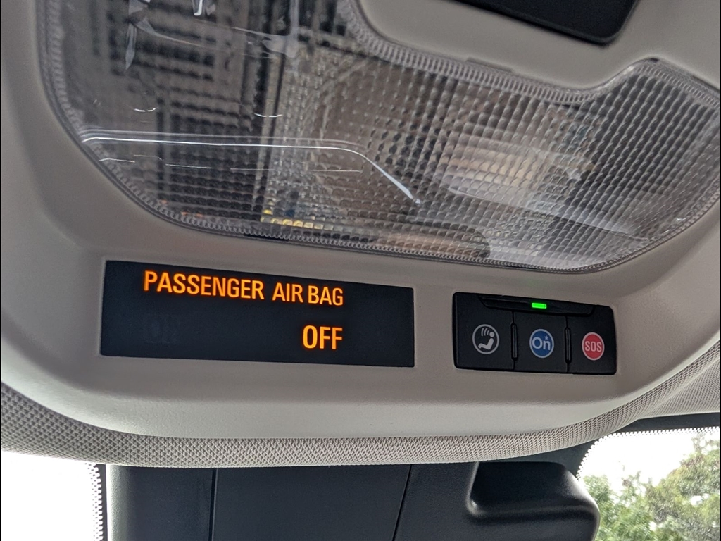 New 2026 Summit White Chevrolet ACTIV image 19