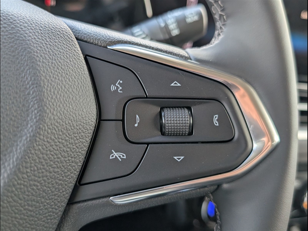 New 2026 Mosaic Black Metallic Chevrolet LT image 19