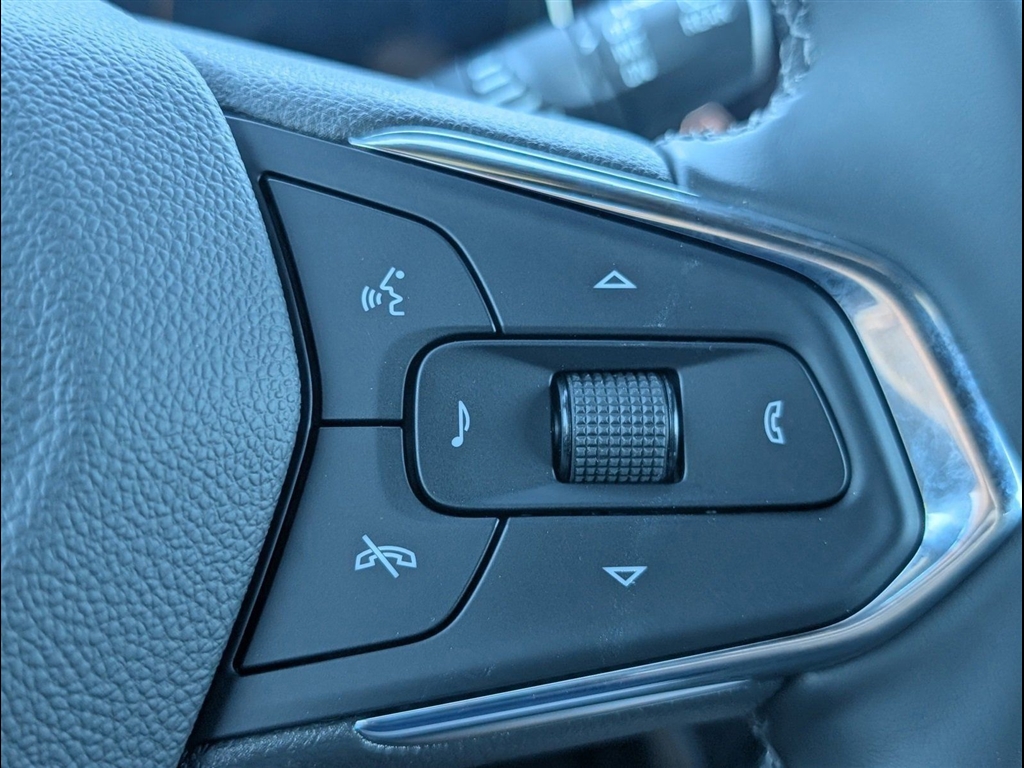 New 2026 Iridescent Pearl Tricoat Chevrolet ACTIV image 19