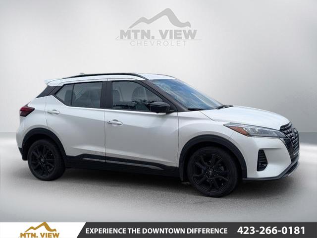 2023 Nissan Kicks SR