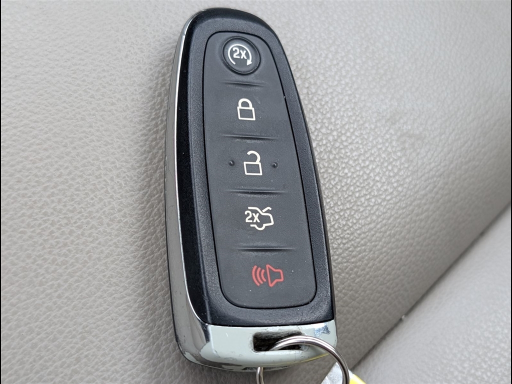 Used 2019 Sedona Orange Ford SEL image 20