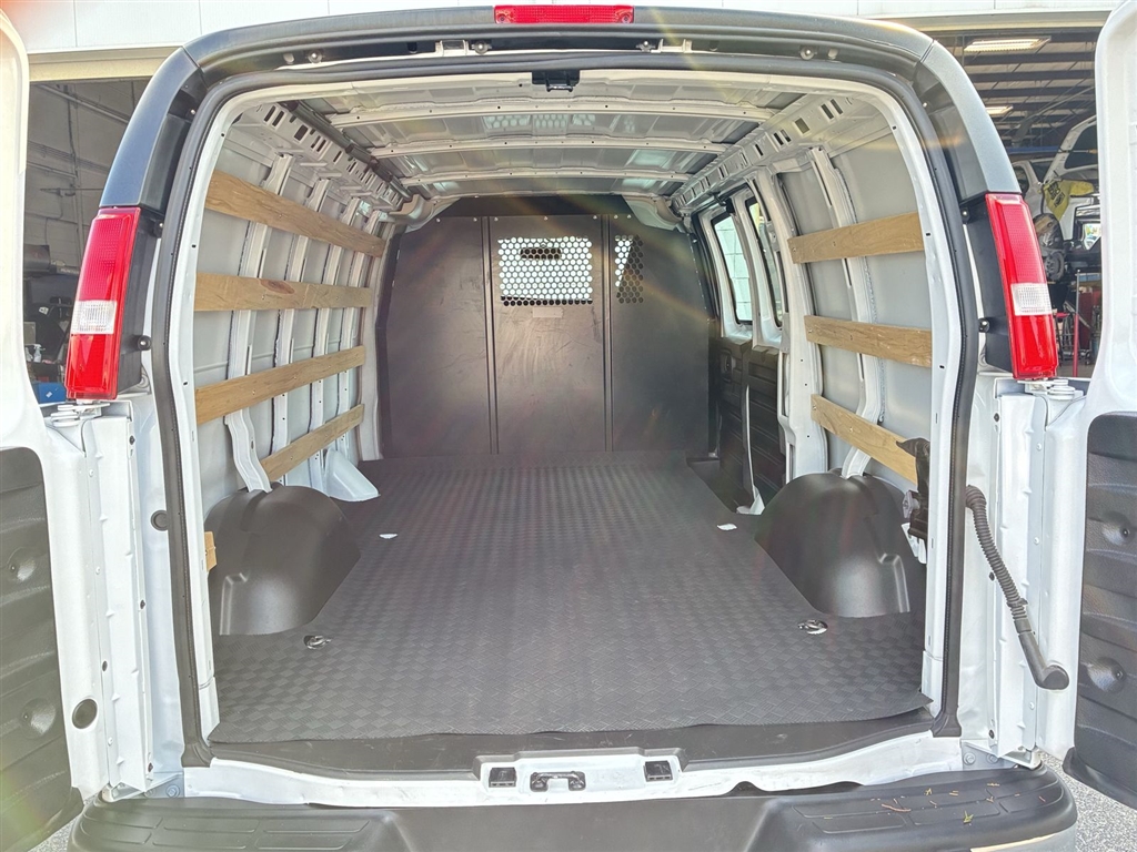 Used 2025 Summit White Chevrolet 2500 image 20