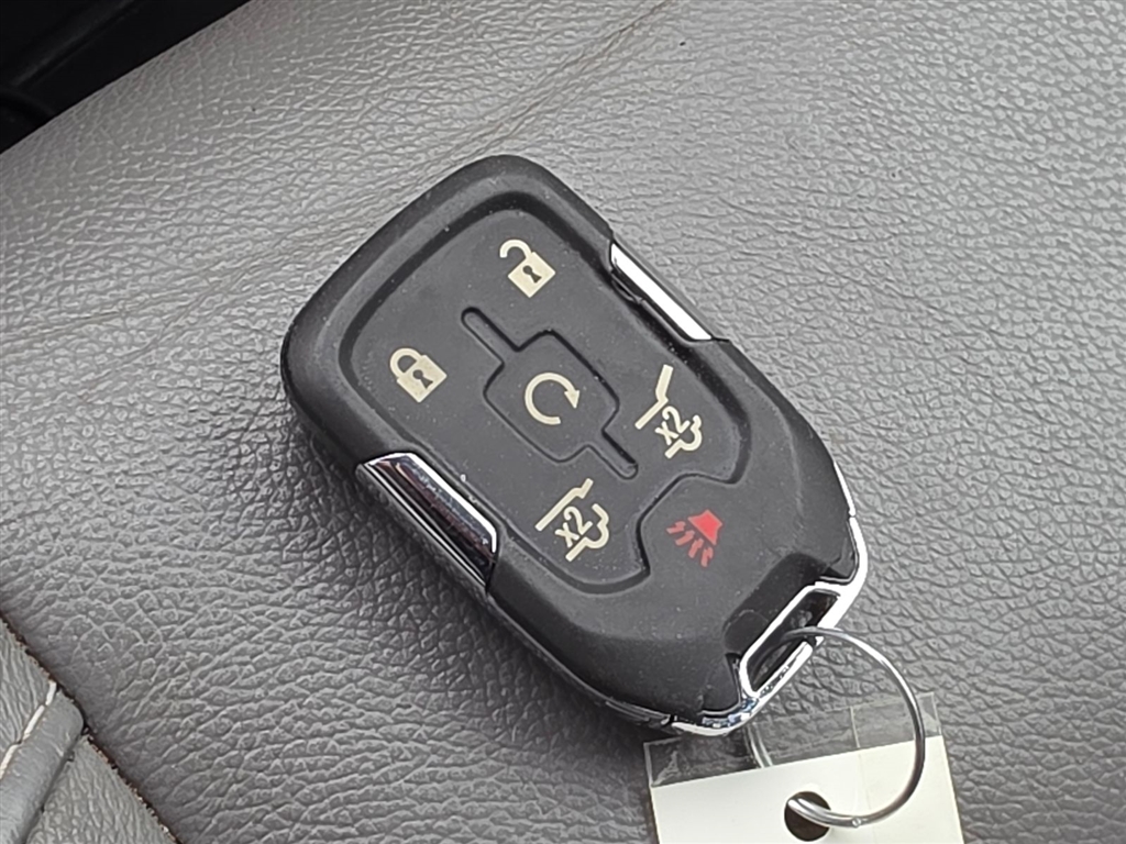 Used 2017 Silver Ice Metallic Chevrolet LT image 20