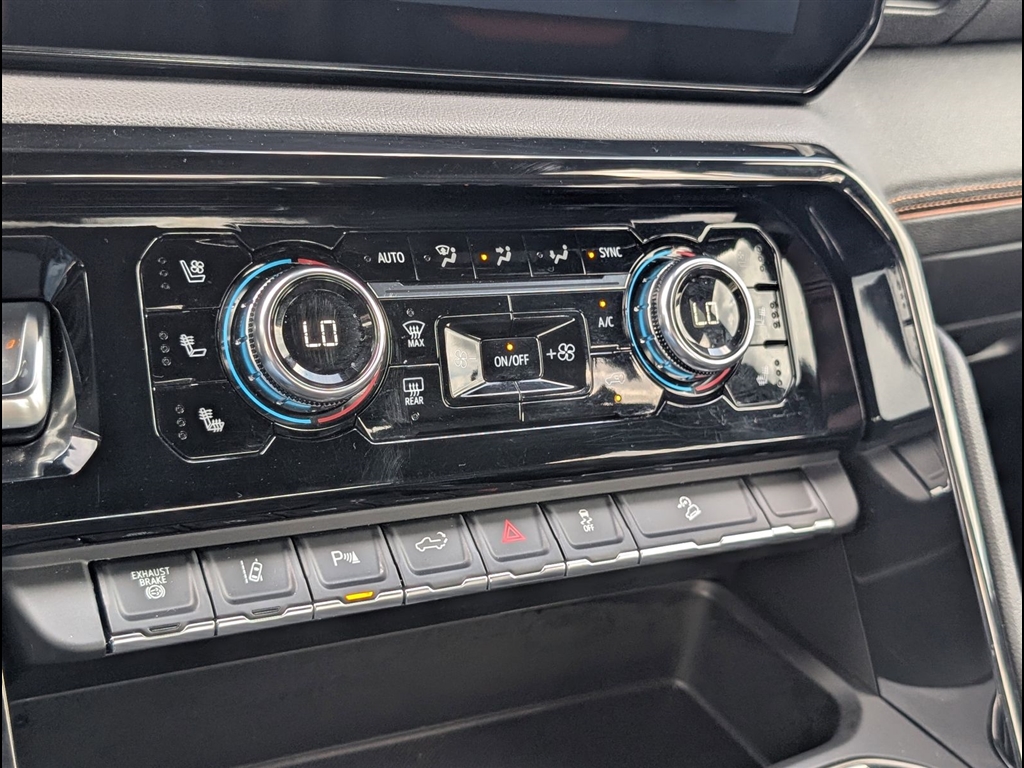 Used 2025 Summit White GMC AT4 image 20