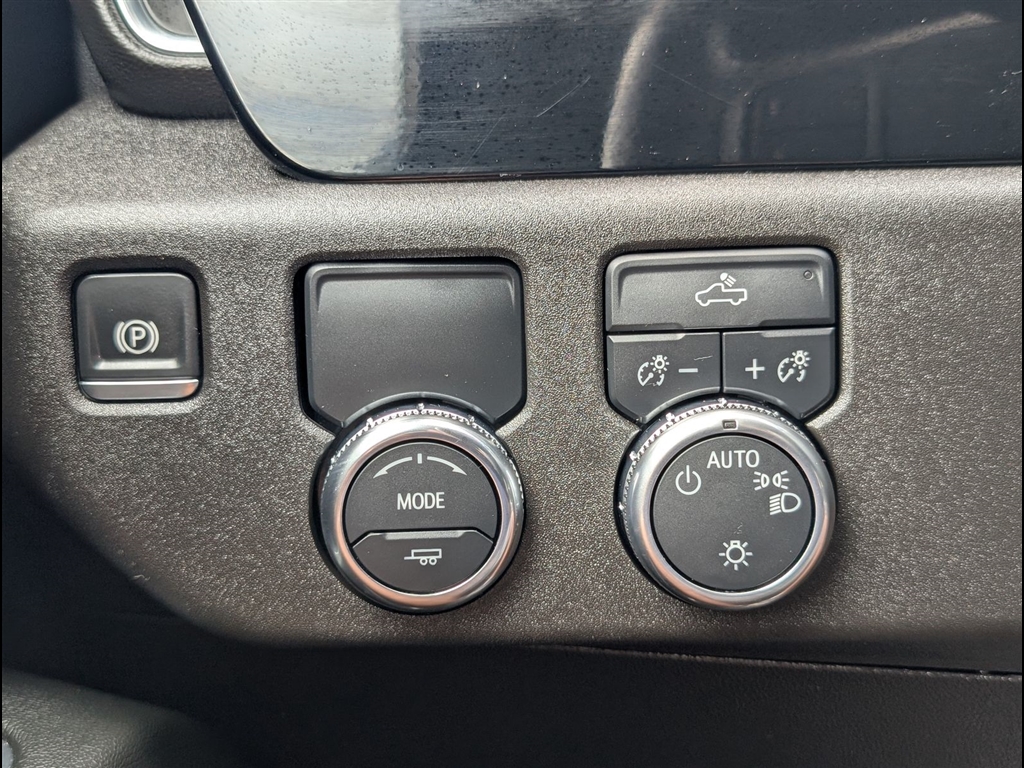 Used 2024 Thunderstorm Gray GMC SLE image 20