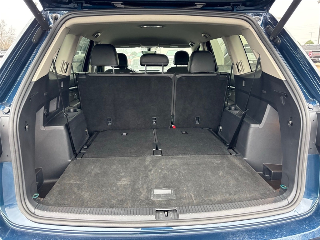 Used 2023 Blue Volkswagen V6 SE image 20