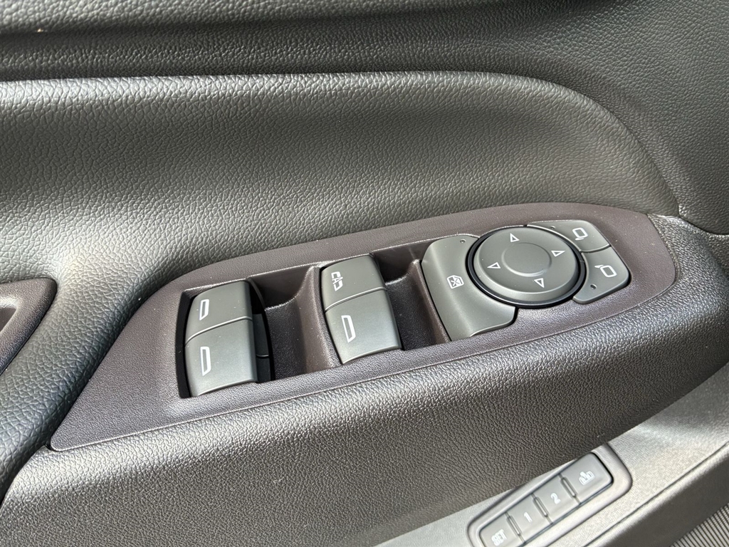 Used 2020 Mosaic Black Metallic Chevrolet LT image 20
