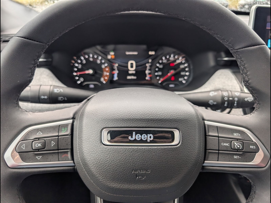 Used 2024 Bright White Clear Coat Jeep Latitude image 20