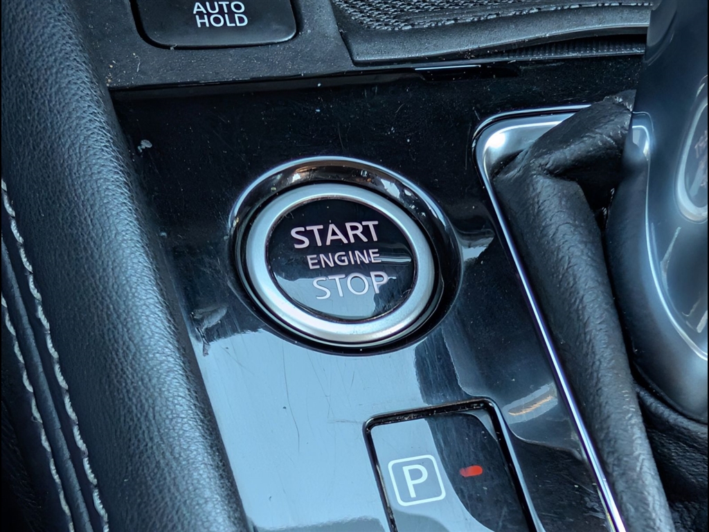 Used 2022 Scarlet Ember Tintcoat Nissan SV image 20