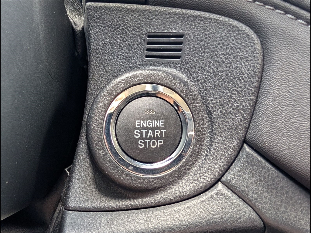 Used 2023 Ice Silver Metallic Subaru Limited image 20