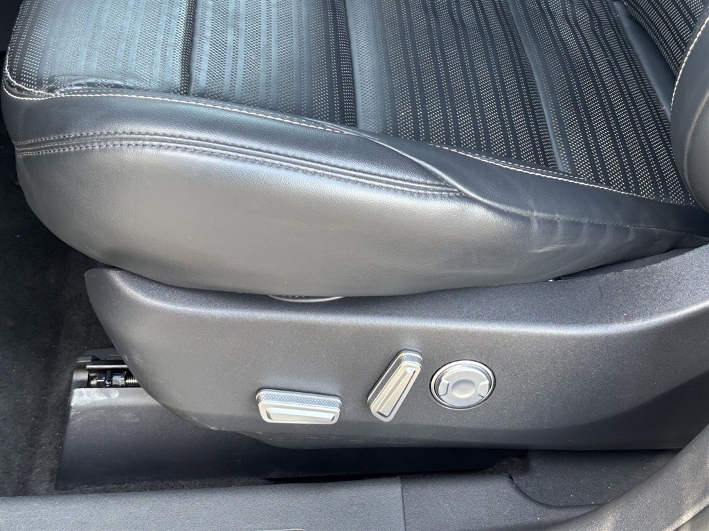 Used 2024 Silver Radiance Lincoln Reserve image 20