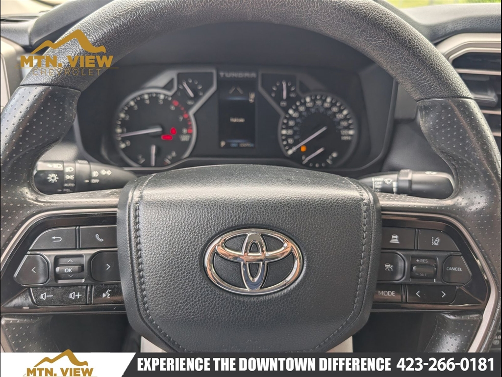 Used 2022 White Toyota SR5 image 20