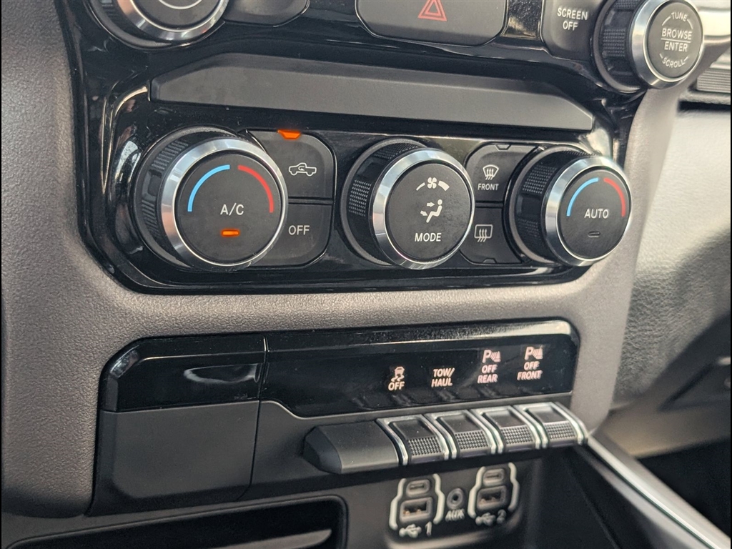 Used 2022 Diamond Black Crystal Pearl Coat RAM Big Horn image 21