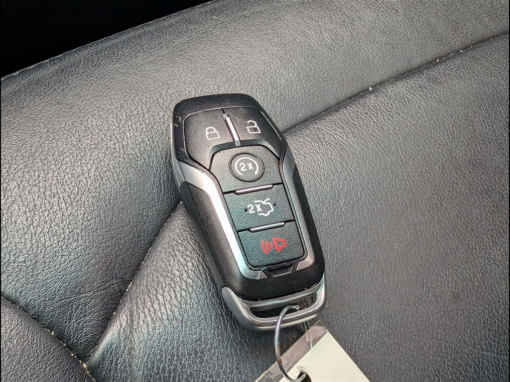 Used 2017 Ingot Silver Ford XLT image 21