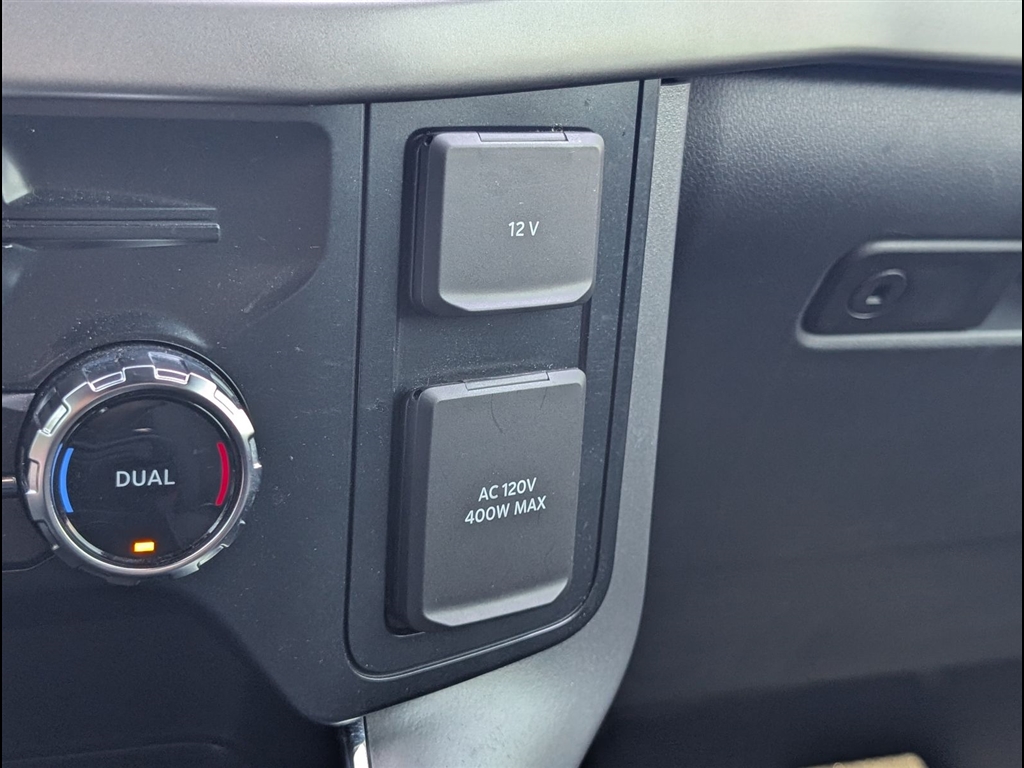 Used 2025 Atlas Blue Ford XLT image 21