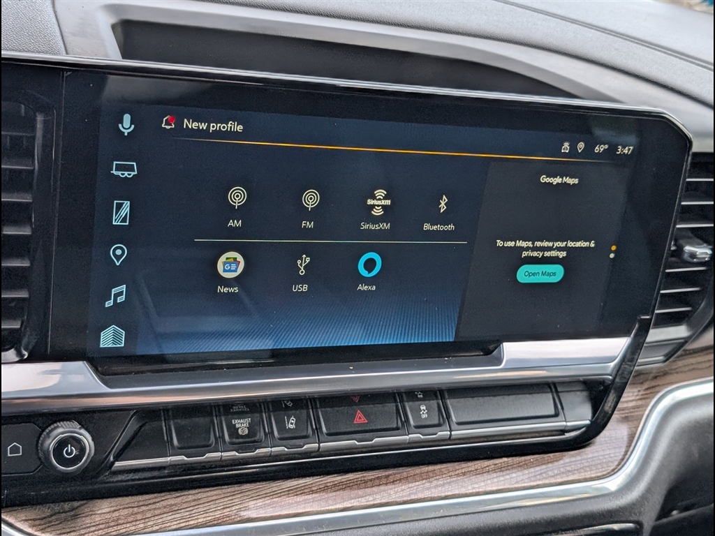 Used 2024 Summit White Chevrolet LT image 21