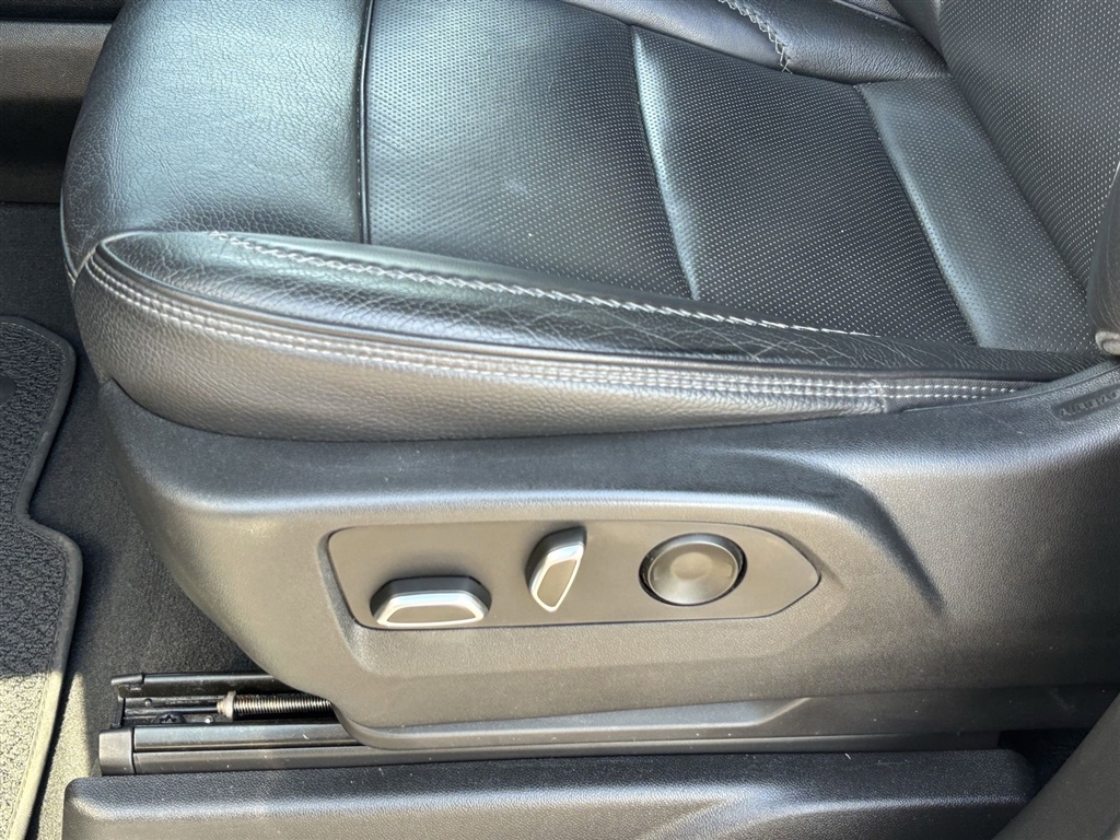 Used 2023 Midnight Blue Metallic GMC Denali image 21