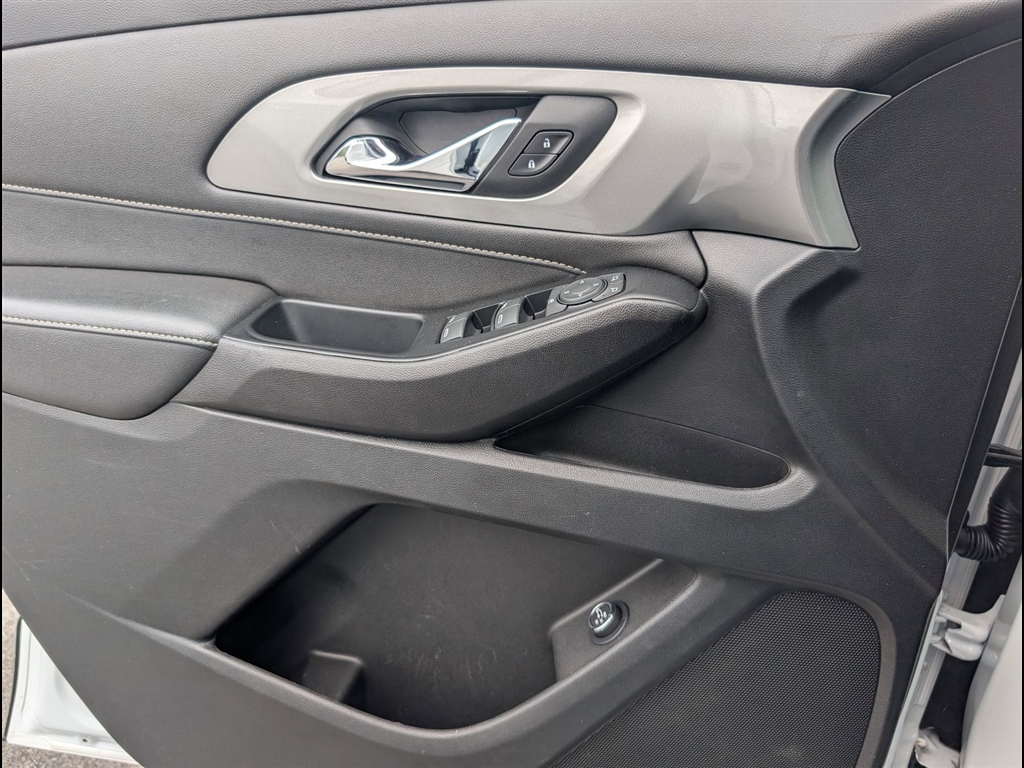 Used 2023 Summit White Chevrolet LT Leather image 21