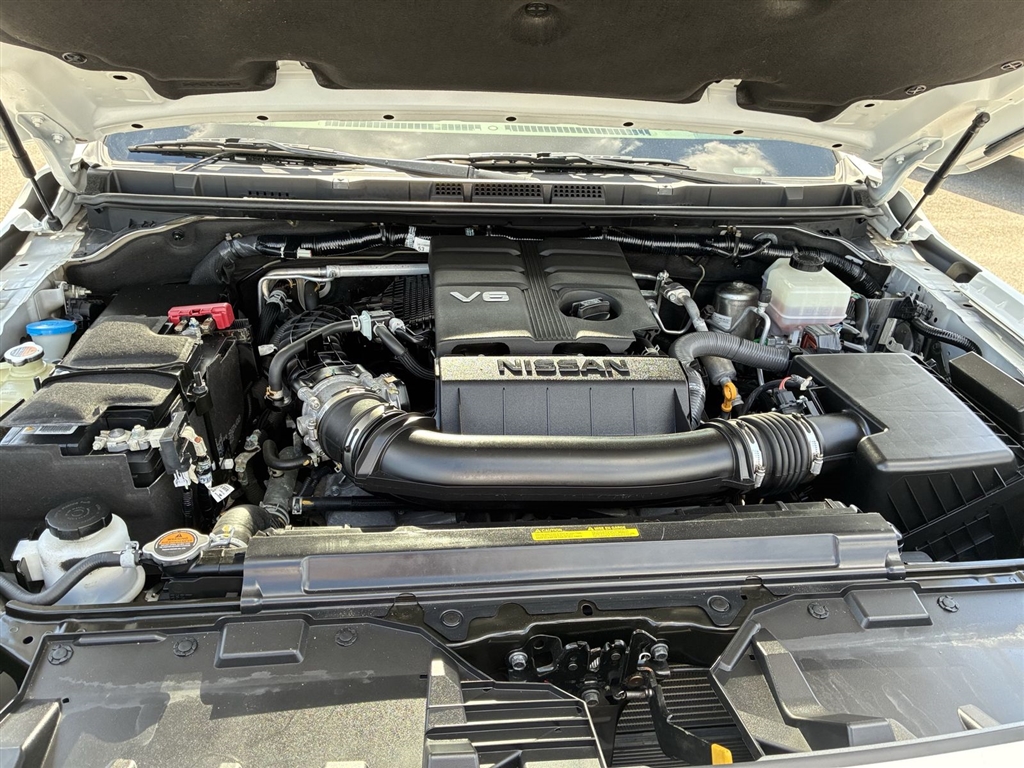 Used 2023 Glacier White Nissan SV image 21