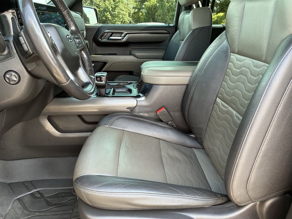 Used 2023 Black Chevrolet ZR2 image 21