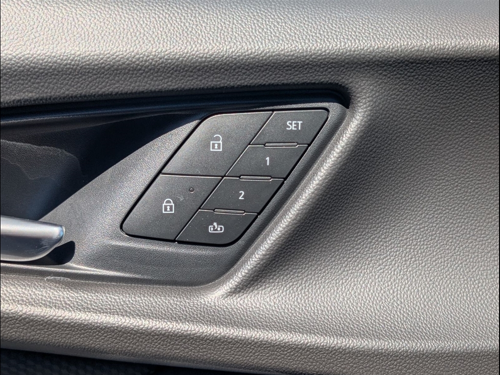 New 2026 Polar White Tricoat Chevrolet RS image 21