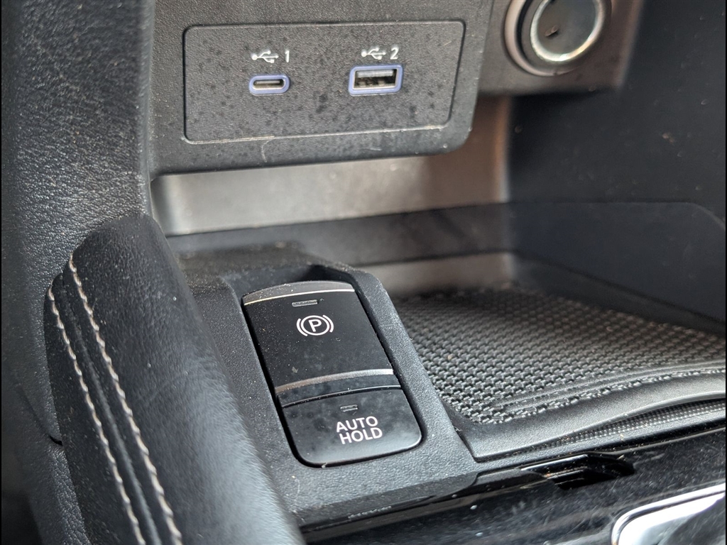 Used 2022 Scarlet Ember Tintcoat Nissan SV image 21