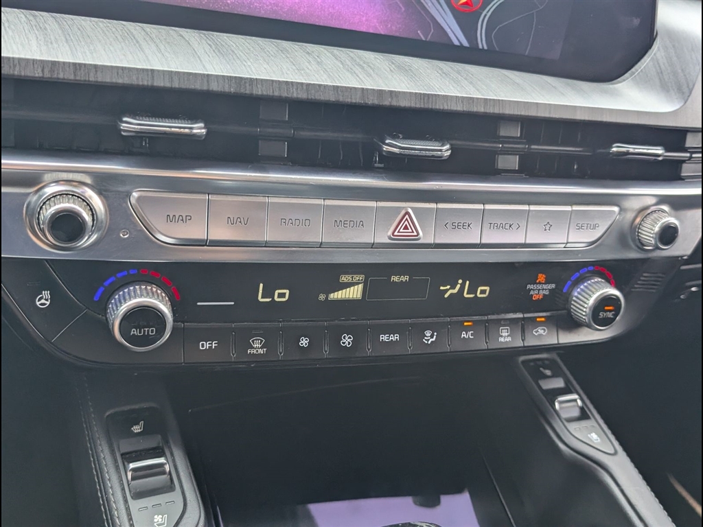 Used 2023 Glacial White Pearl Kia SX image 21