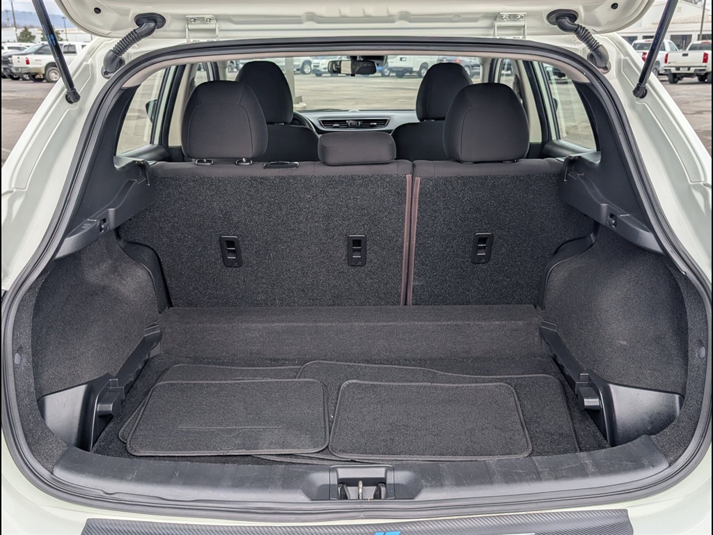 Used 2021 Glacier White Nissan S image 21