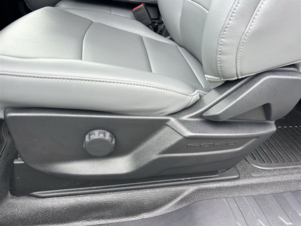 Used 2024 Oxford White Ford XL image 22