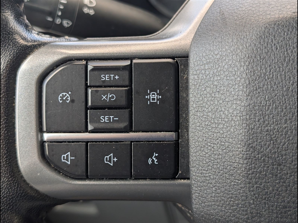 Used 2021 Oxford White Ford XLT image 22