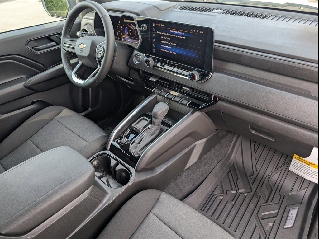 New 2026 Summit White Chevrolet Work Truck image 22