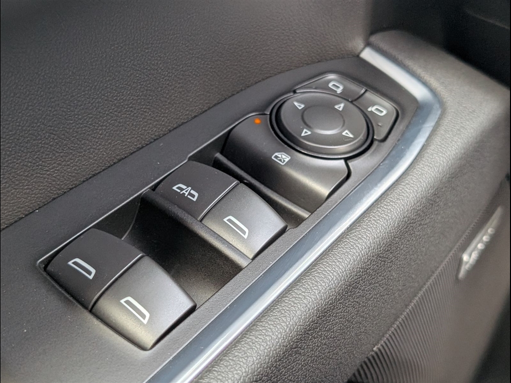 New 2026 Summit White Chevrolet RST image 22