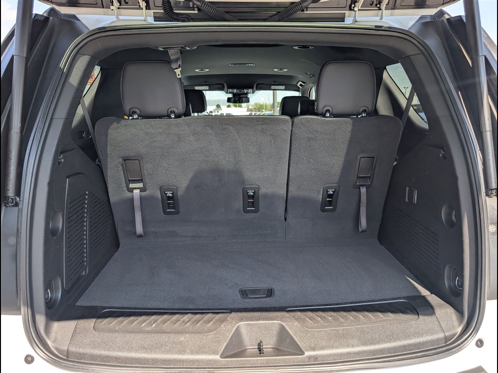 Used 2024 Summit White Chevrolet LT image 22