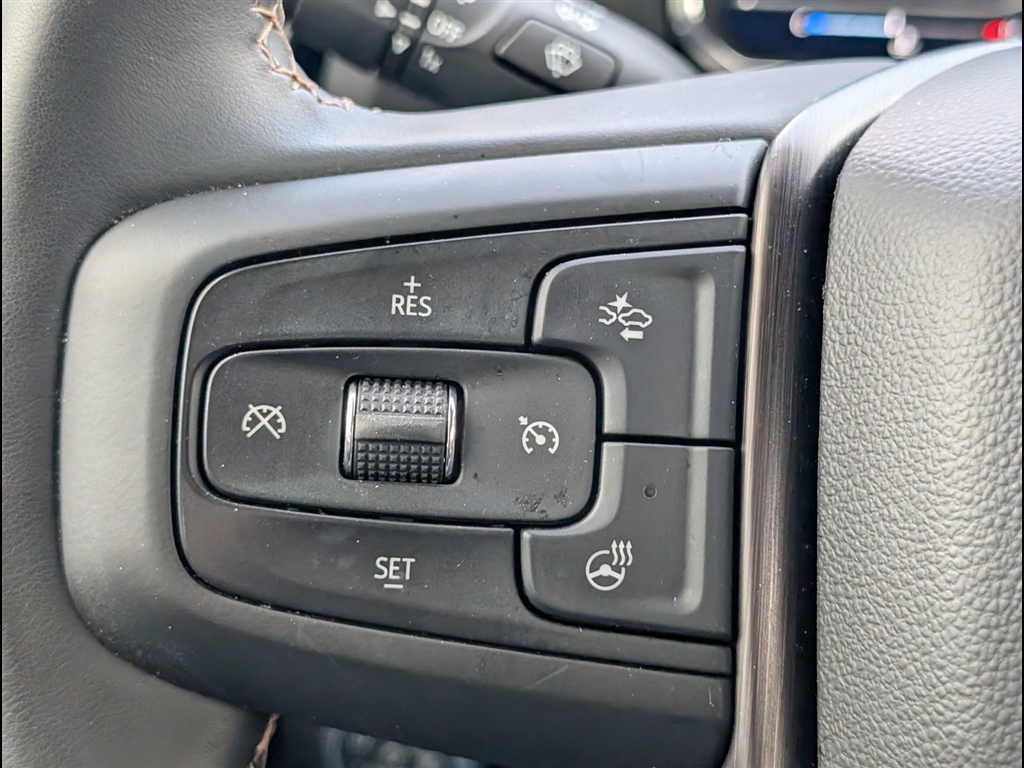 Used 2025 Summit White GMC AT4 image 22