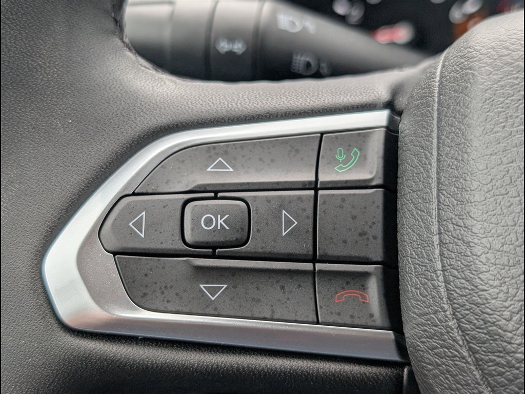 Used 2024 Bright White Clear Coat Jeep Latitude image 22