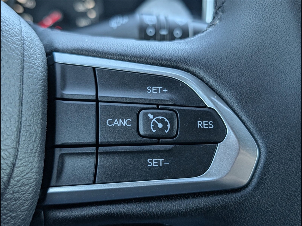 Used 2024 Bright White Clear Coat Jeep Latitude image 22