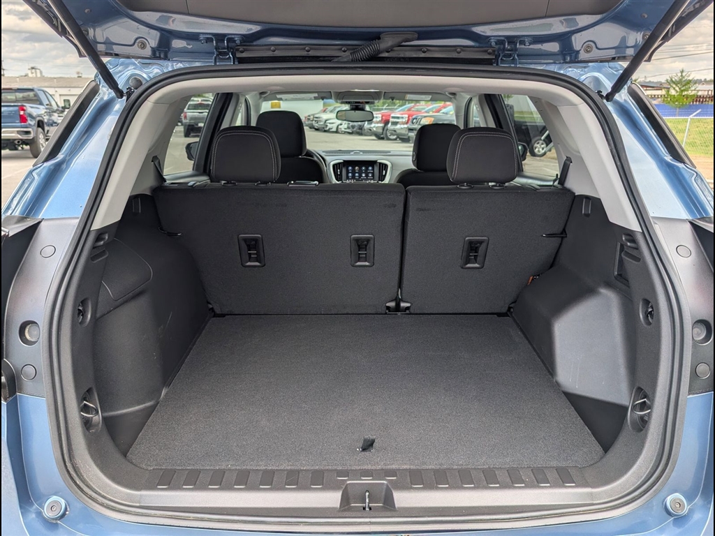 Used 2024 Riptide Blue Metallic GMC SLE image 22